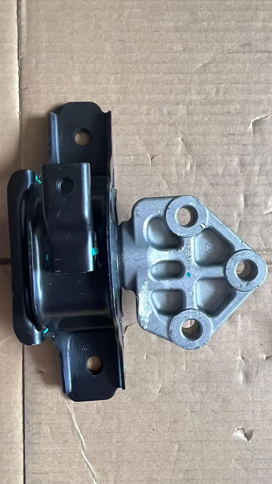 Left suspended cushion assembly